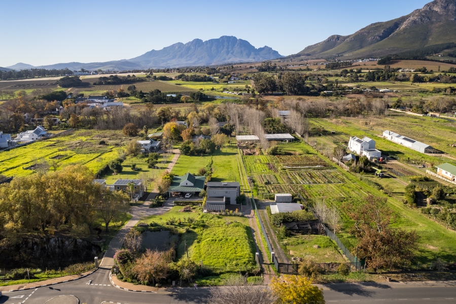 5 Bedroom Property for Sale in Jamestown Western Cape